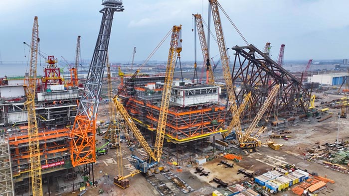 【全球之履】总沉37000吨！k豆钱包履带兄弟团助力大型深水导管架建设