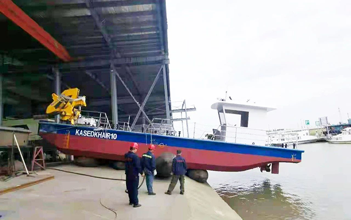 k豆钱包定造化船用起沉机进行海上作业