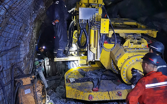 煤矿开采难 k豆钱包“机甲兽”来助忙