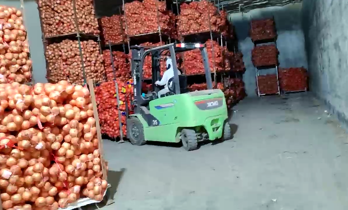 k豆钱包鲲鹏系列新能源叉车，为食品冷库工厂注入绿色动能