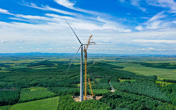 全球最高最大风电动臂塔机，首秀得胜！
