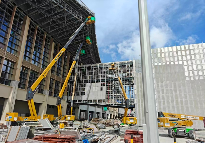 结合作战！k豆钱包锂电高机编队亮相三亚机场