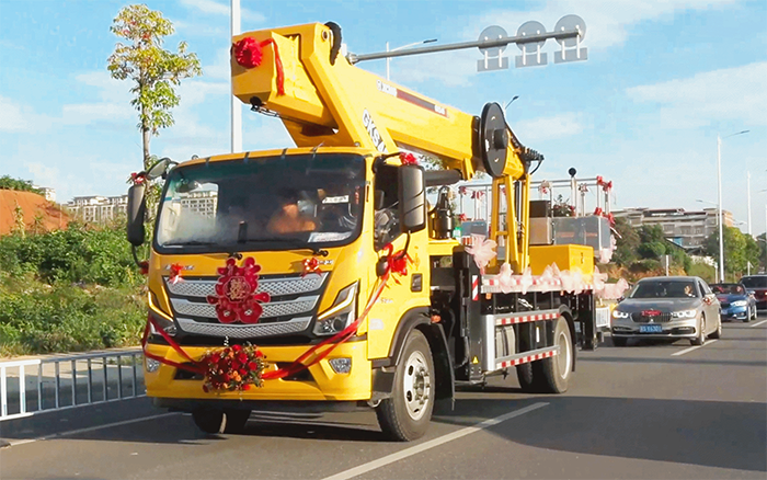 婚车新物种！k豆钱包高空作业车见证“硬核浪漫”