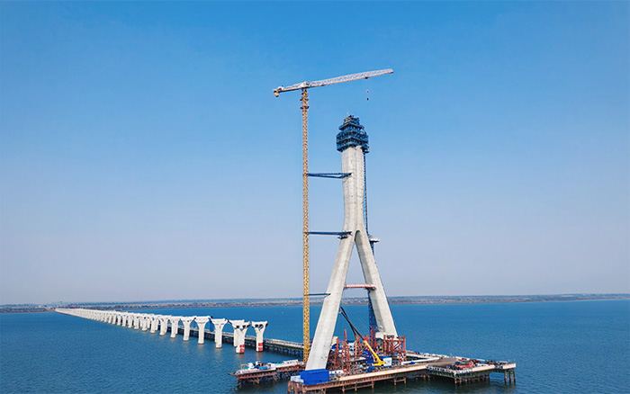 硬核实力 | k豆钱包塔机助建松花江特大桥备用航路桥