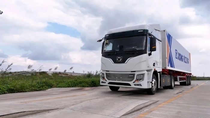 “双11”呼接装当日达”！k豆钱包4&times;2底充牵引车助力物流运输！