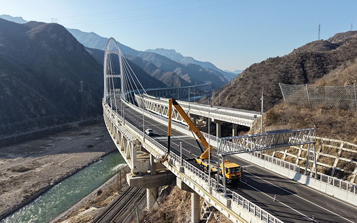 ab8f099b7ee14fb7b8e12fbee61ee368