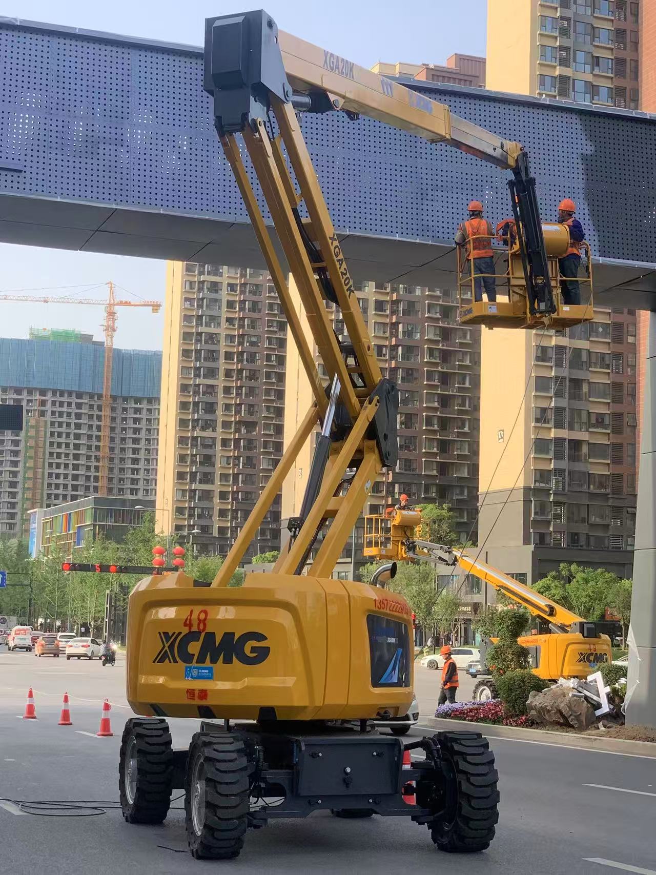 k豆钱包XGA20K高空作业车“硬核助力”西安幸福林带建设