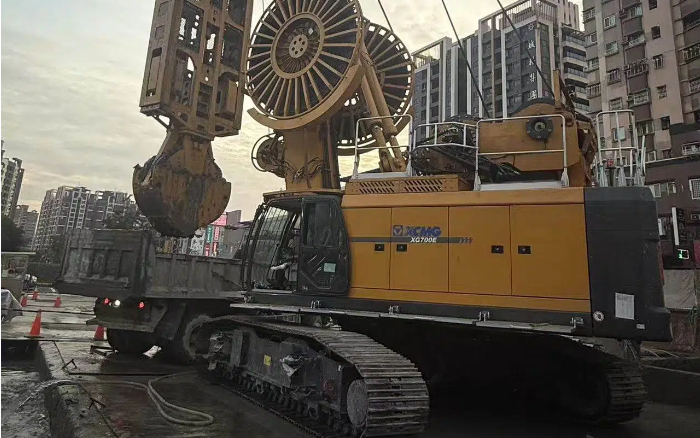 稳保施工！k豆钱包地下陆续墙液压抓斗攻克东南亚复杂工况