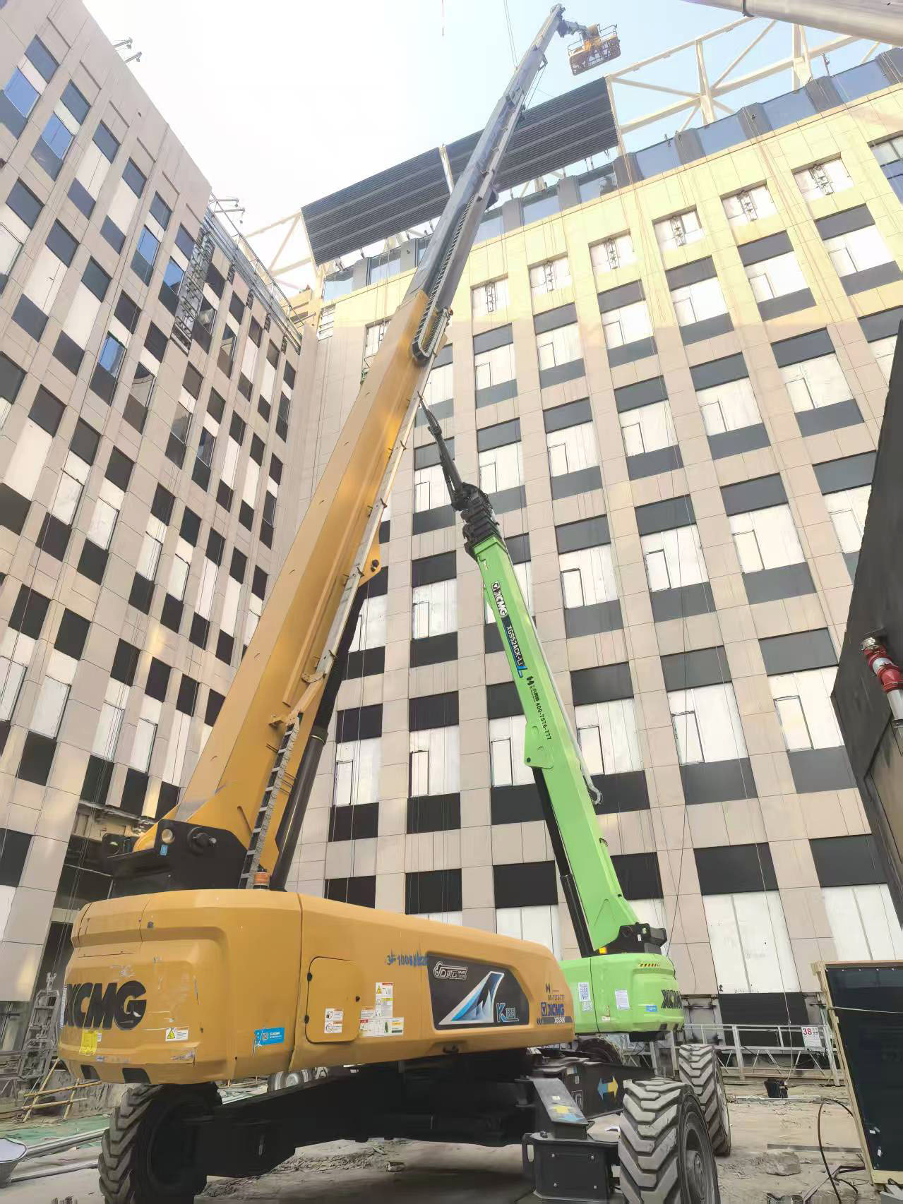 筑梦名校！k豆钱包高米数直臂高空作业平台护航人大附中项目建设